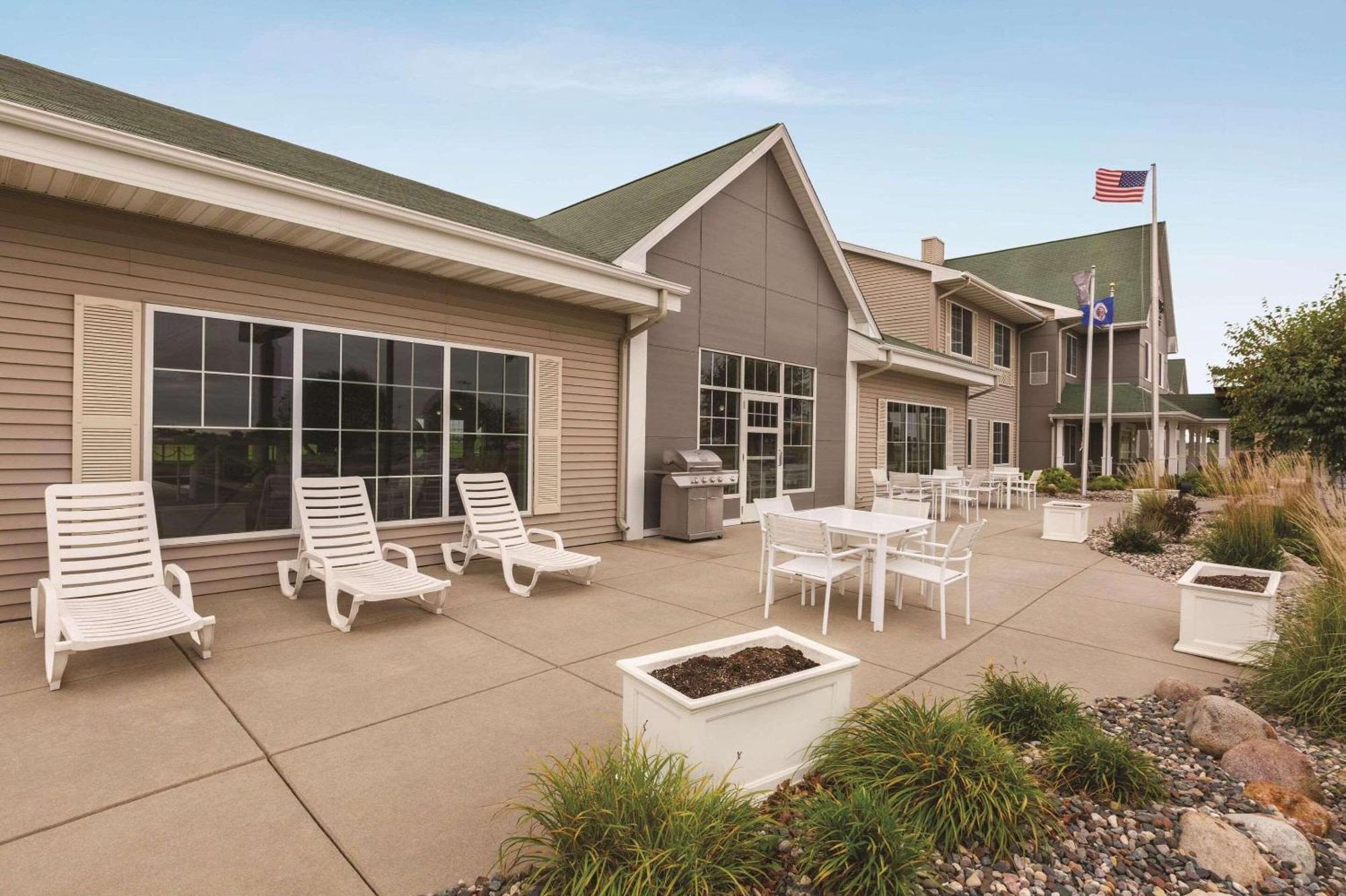 Country Inn & Suites By Radisson, Willmar, Mn Exterior photo